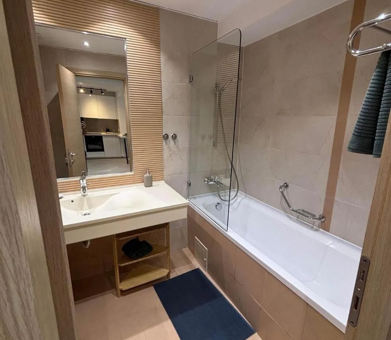 아파트호텔 Deluxe Apartments & Studio With Many Facilities 부쿠레슈티 루마니아