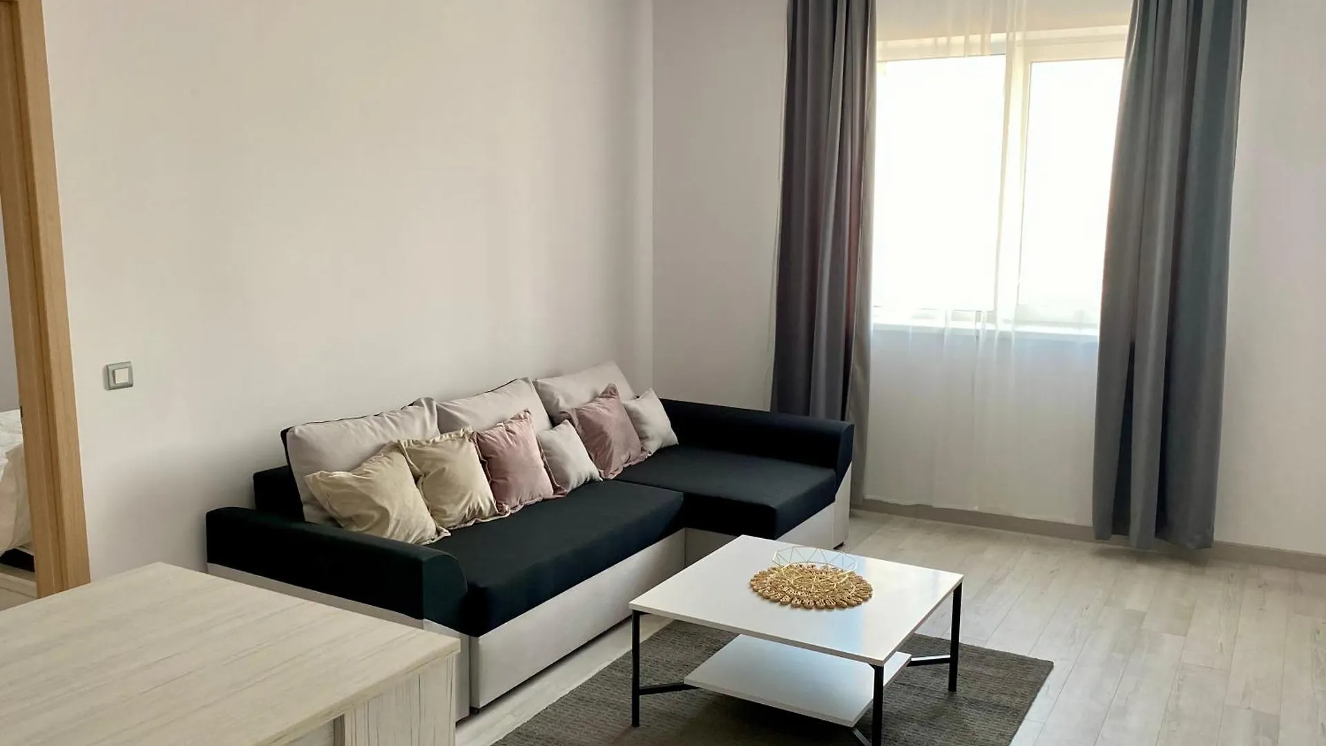 Deluxe Apartments & Studio With Many Facilities 부쿠레슈티 루마니아