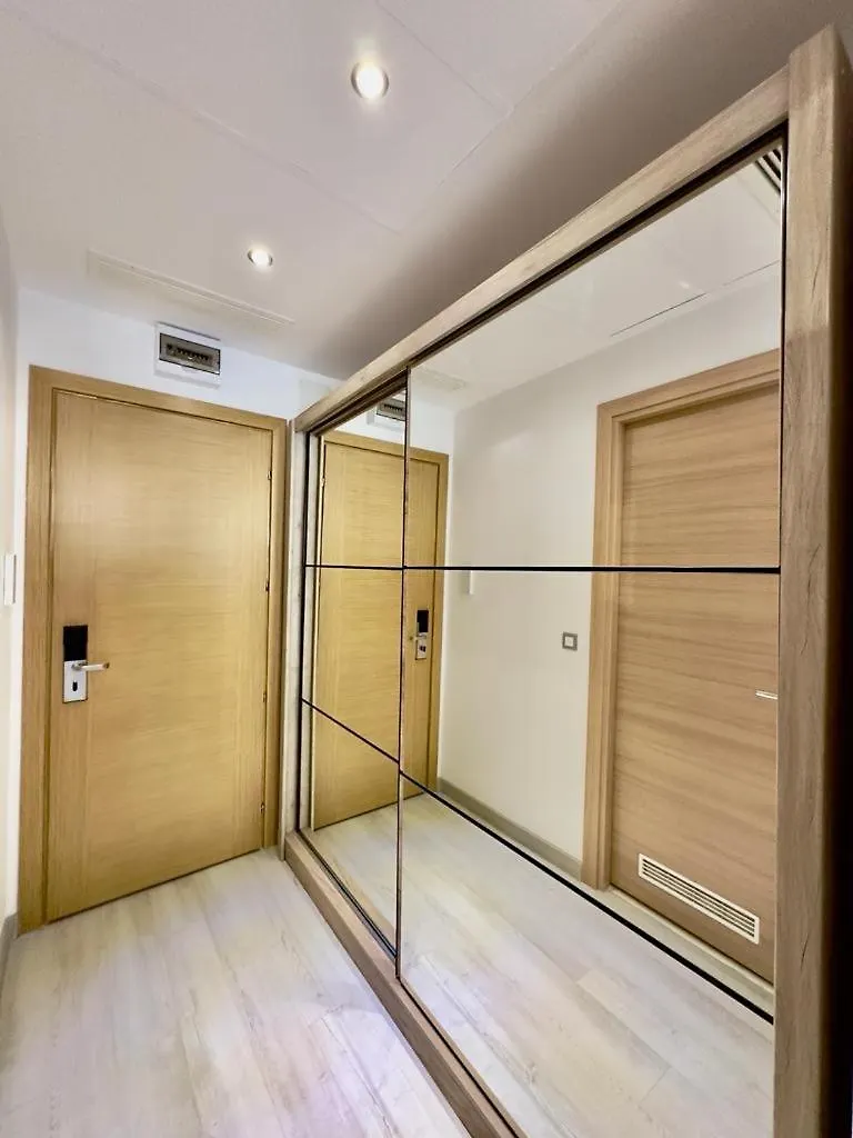 アパートホテル Deluxe Apartments & Studio With Many Facilities ブカレスト ルーマニア