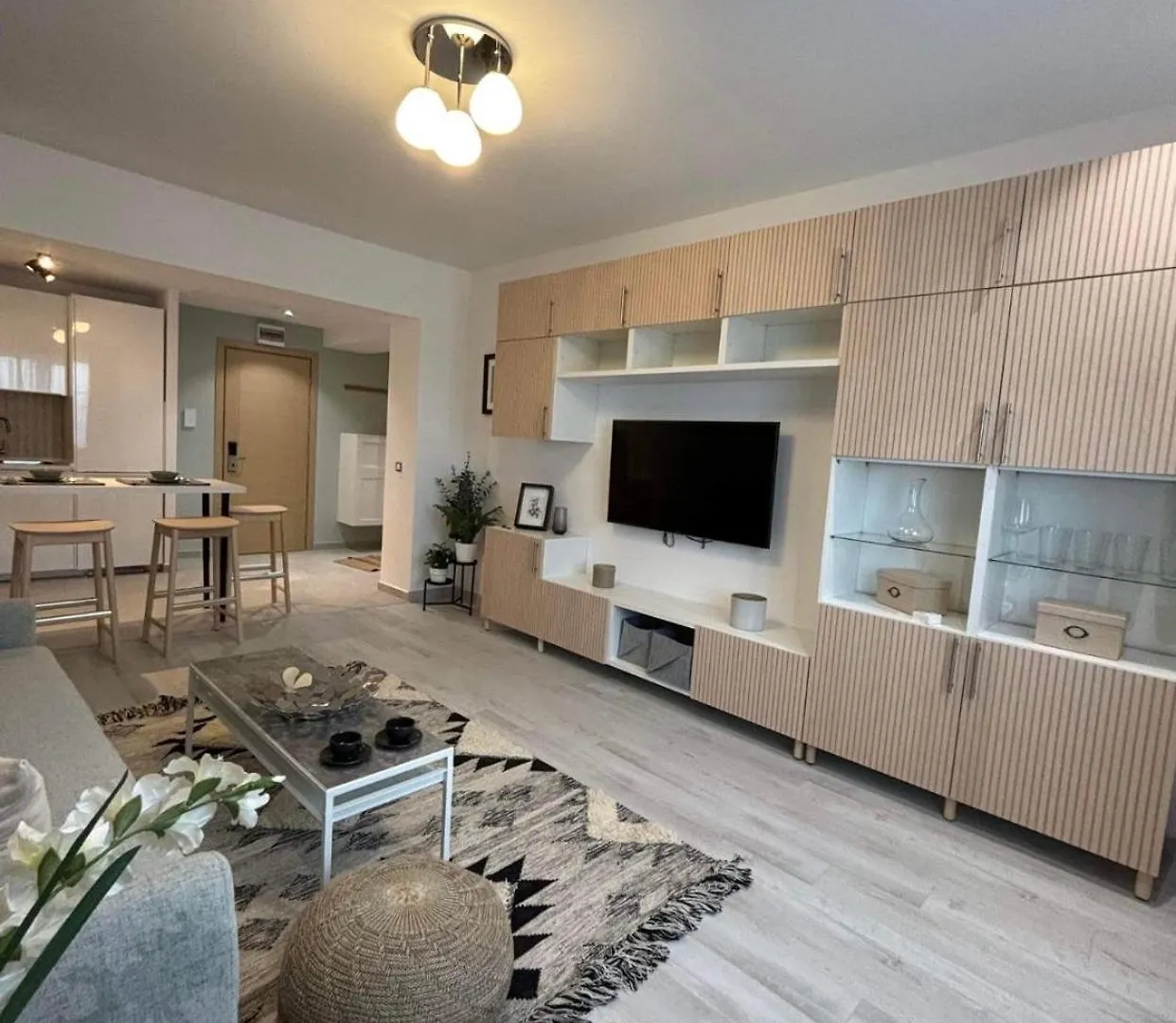 Deluxe Apartments & Studio With Many Facilities Bucharest Aparthotel