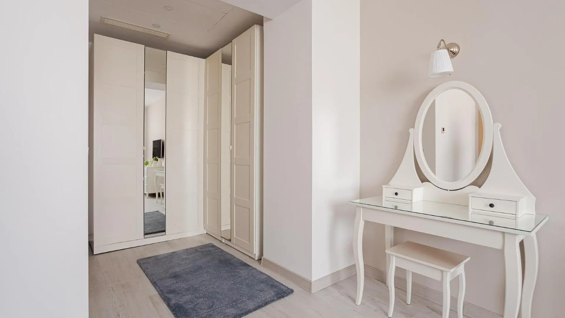 Aparthotel Deluxe Apartments & Studio With Many Facilities Bucharest