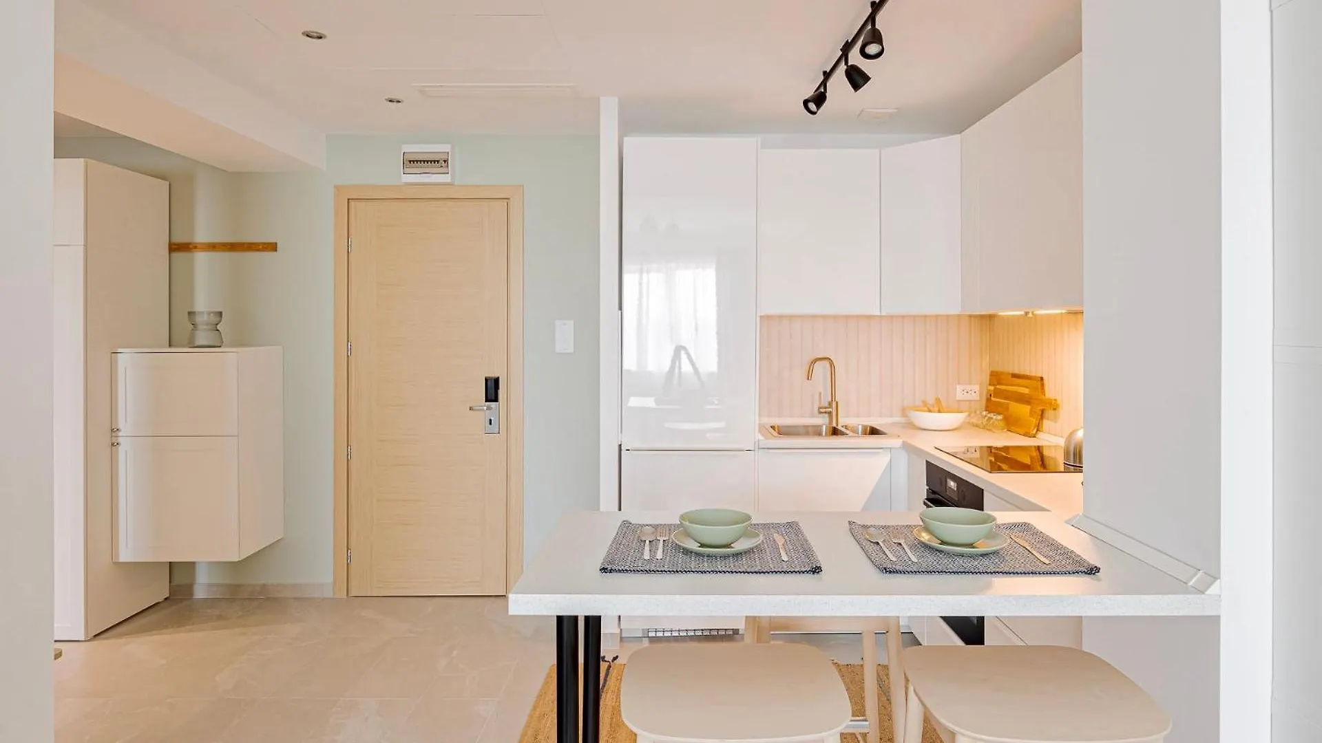 Aparthotel Deluxe Apartments & Studio With Many Facilities Bucharest