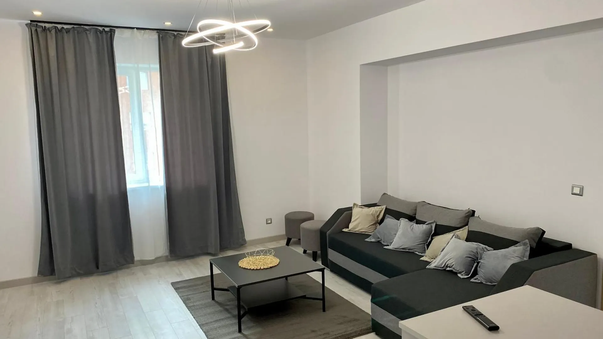 Deluxe Apartments & Studio With Many Facilities Bucharest Romania